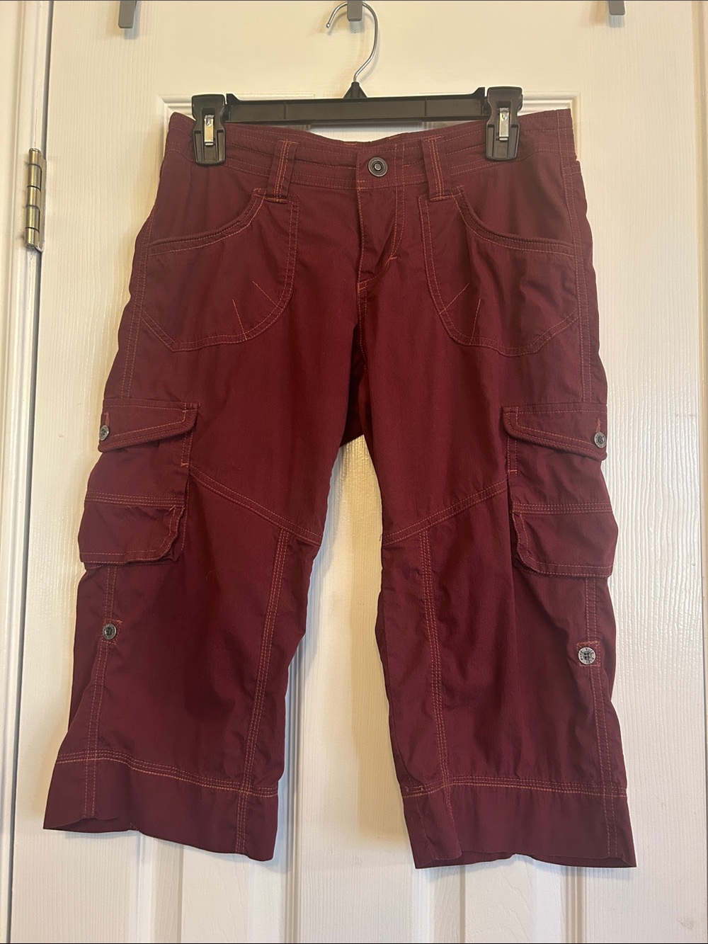 Kuhl Cargo Capris in Deep Burgundy